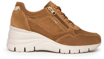 Nerogiardini Scarpe Donna in Pelle Scamosciata Color Malto Sneakers Casual Fondo in Gomma Con Tacco 6 Cm Collezione Aut/ Inv 2022/2023