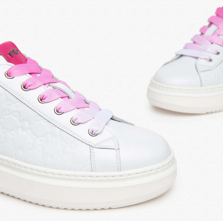 Nerogiardini Sneakers Bonna in Pelle E40991D Lacci Suola in Gomma