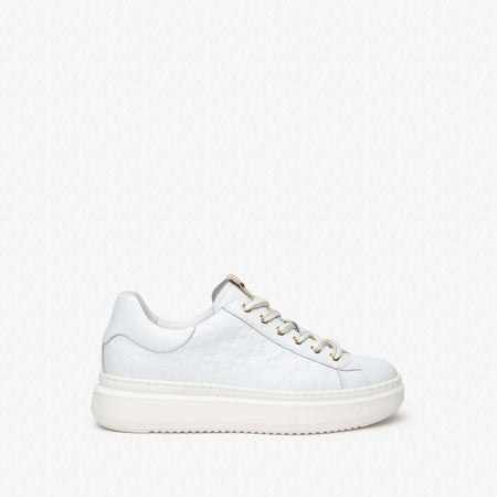 Nerogiardini Sneakers Bonna in Pelle E40991D Lacci Suola in Gomma