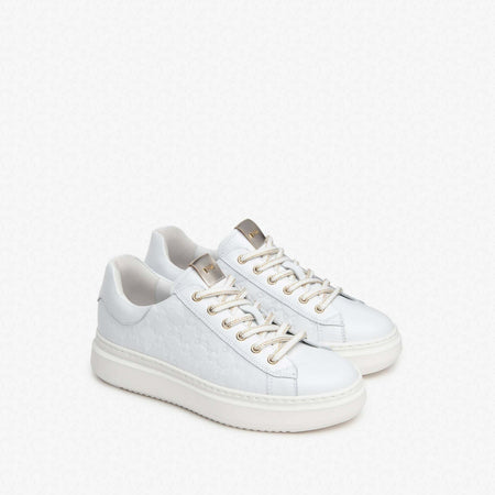 Nerogiardini Sneakers Bonna in Pelle E40991D Lacci Suola in Gomma