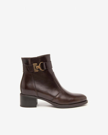 Nerogiardini Stivali Bassi Donna  tronchetti in pelle I411270D