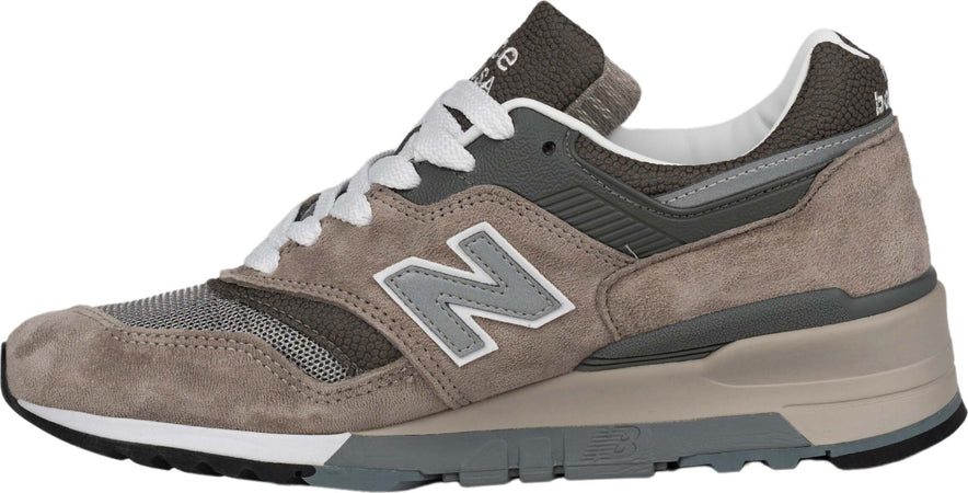 NEW-BALANCE-Made-in-USA-997-Core-Sneakers-in-Grey-da-uomo