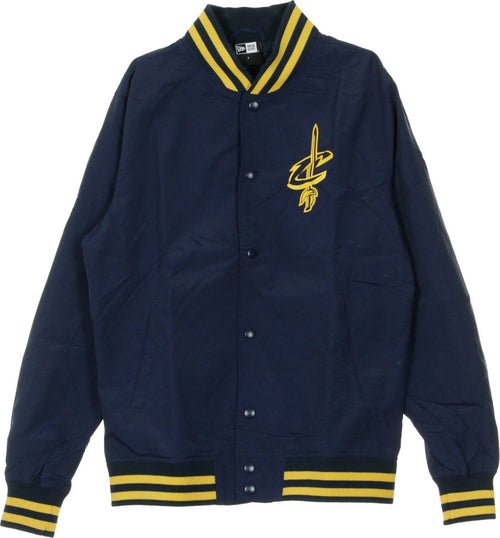 NEW-ERA-Giacchetta-Uomo-Nba-Team-Apparel-Pop-Logo-Varsity-Clecav-Navy/original-Team-Colors-da-uomo