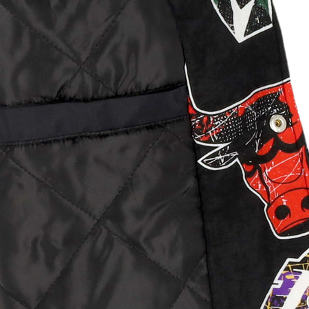 NEW-ERA-Giubbotto-Bomber-Uomo-Nba-All-Over-Print-Team-Logo-Bomber-Black/front-Door-Red-da-uomo