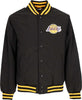 NEW-ERA-Giubbotto-Bomber-Uomo-Nba-Script-Bomber-Jacket-Loslak-Black/authentic-Gold-da-uomo