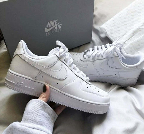 Nike Air Force One Bianca Unisex Scarpe Sneakers Casual Bianche Con Lacci E Suola in Gomma commercioVirtuoso