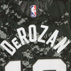NIKE-NBA-Canotta-Basket-Uomo-Nba-Swingman-Jersey-City-Edition-No-10-Demar-Derozan-Sanspu-Black-da-uomo