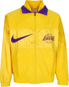 NIKE-NBA-Giacca-Tuta-Uomo-Nba-Courtside-Lightweight-Jacket-Loslak-Amarillo/field-Purple-da-uomo