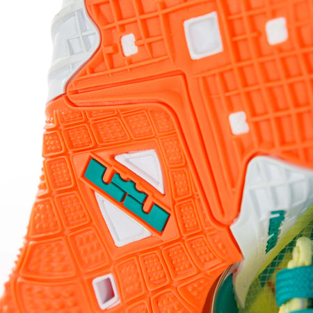 NIKE-NBA-Scarpa-Basket-Uomo-Lebron-Xviii-Low-White-Lime/bright-Mango/new-Green-da-uomo