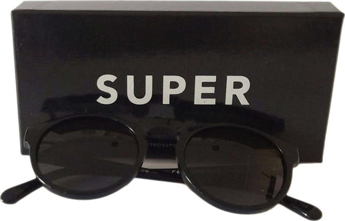 Occhiali Da Sole Uomo Super by Retrosuperfuture Montatura Nera Rotonda Con Astuccio A Sacco Morbido E Panno Per Pulizia Moda/Uomo/Accessori/Occhiali e accessori/Occhiali da sole Ideart - Valdilana, Commerciovirtuoso.it