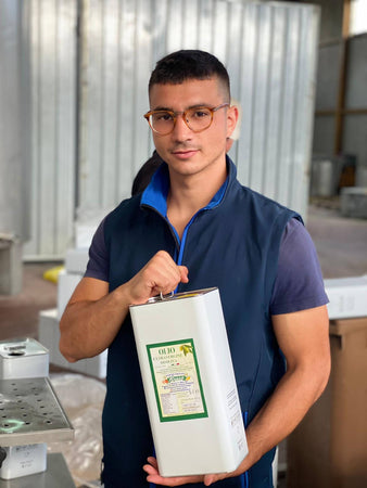 Olio Extra Vergine Di Oliva Estratto a Freddo Cultivar Biancolilla 100% Made in Italy Olio Aromatico Italiano [Non Filtrato] 3L Azienda Agricola Russo