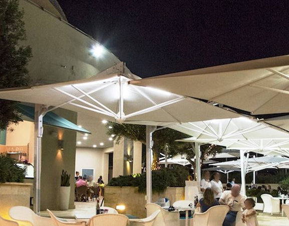 Ombrellone quadrato professionale con palo laterale "Galileo Maxi" in alluminio da esterno "Made In Italy"