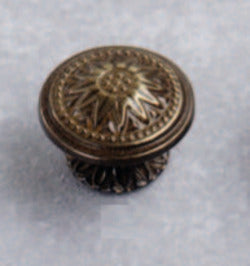 ORECA---1-POMOLO-STILE-ANTICO-CON-ROSETTA-IN-OTTONE-30X20mm