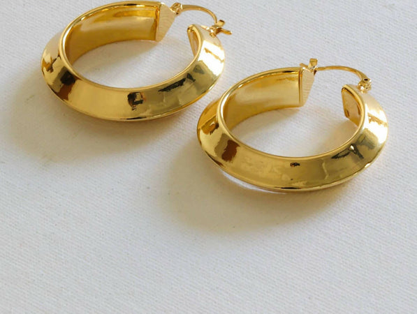 Orecchini Donna A Cerchio Hoop In Ottone Placcati Oro Senza Nichel Ipoallergenico Dacia 4,5cm Di Diametro Con Chiusura A Scatto Da Donna Moda/Donna/Gioielli/Orecchini MesmerizeD - Porto Sant’Elpidio, Commerciovirtuoso.it