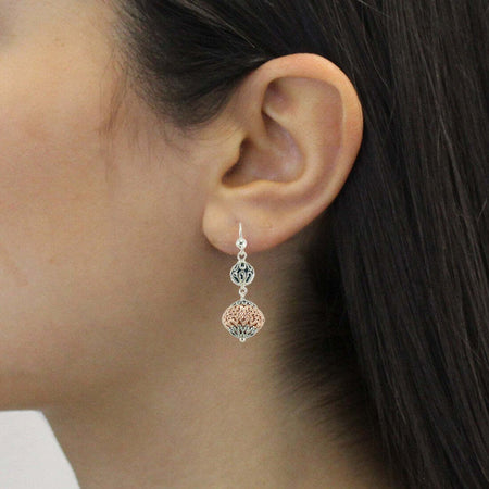 Orecchini amo sfere filigrana sarda in argento traforate brunite e oro rosa
