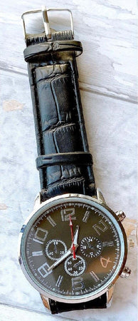 Orologio Da Polso Uomo Analogico Cronografo Cinturino Pelle Elegante Silver Nero Abbigliamento e Accessori > Orologi e gioielli > Orologi Uomo Trade Shop italia - Napoli, Commerciovirtuoso.it