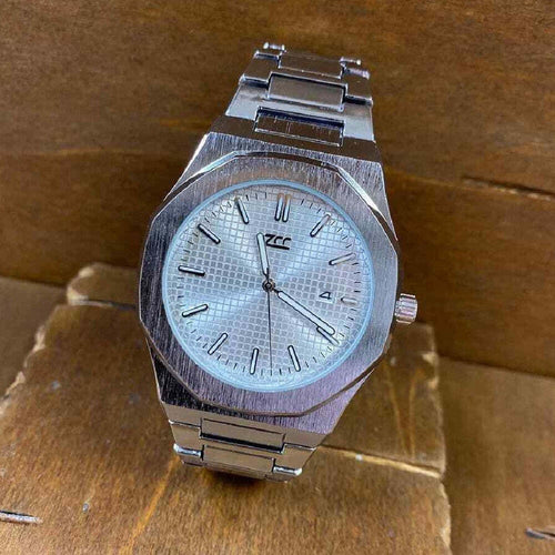 Orologio Da Polso Zcc Uomo Analogico Al Quarzo Data Elegante Silver Fondo Bianco Moda/Uomo/Orologi/Orologi da polso Trade Shop italia - Napoli, Commerciovirtuoso.it