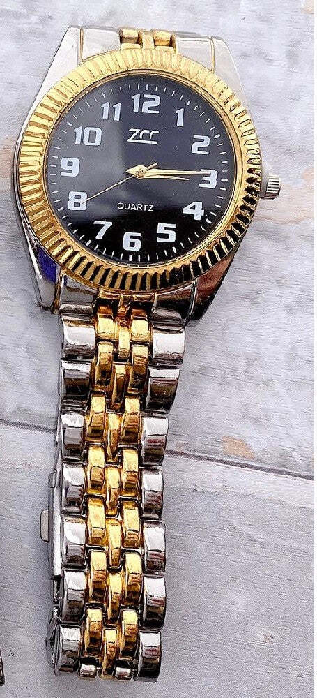 Orologio Da Polso Zcc Uomo Quarzo Acciaio Analogico Casual Bicolore Fondo Nero Abbigliamento e Accessori > Orologi e gioielli > Orologi Uomo Trade Shop italia - Napoli, Commerciovirtuoso.it