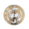 Orologio in fibra di legno con inserto decorato con foglia ora. Disponibile in due misure.