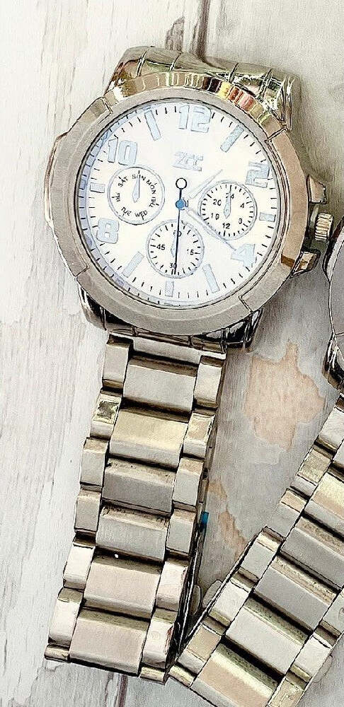Orologio Polso Zcc Uomo Analogico Crono Calendario Acciaio Silver Fondo Bianco Abbigliamento e Accessori > Orologi e gioielli > Orologi Uomo Trade Shop italia - Napoli, Commerciovirtuoso.it