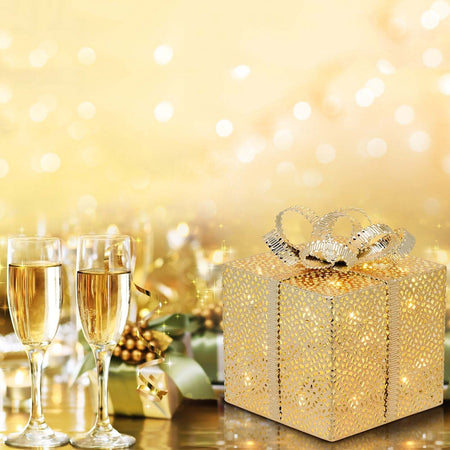 Pacco regalo cubico scatola decorazione natalizia addobbo luminoso con led color champagne Casa e cucina/Decorazioni per interni/Addobbi e decorazioni per ricorrenze/Decorazioni natalizie/Luci natalizie/Catene luminose per esterni MagiediNatale.it - Altamura, Commerciovirtuoso.it