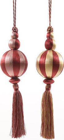 Pallina in velluto con Nappa per albero di natale sfera natalizia particolare h 36 cm Casa e cucina/Decorazioni per interni/Addobbi e decorazioni per ricorrenze/Decorazioni natalizie/Addobbi e decorazioni/Palle e palline MagiediNatale.it - Altamura, Commerciovirtuoso.it