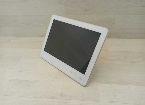 Pannello TelePresence Touch 10 TTC5-09 POE per l'utilizzo con Cisco Conferencing Systems - Usato No Accessori Senza Confezione