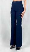 Pantaloni-blu-a-zampa-con-raso-in-vita