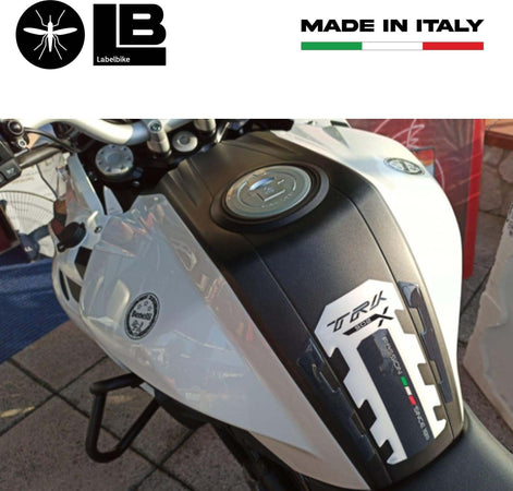 Paraserbatoio-adesivo-3D-serbatoio-moto-compatibile-Benelli-TRK-502x---bianco