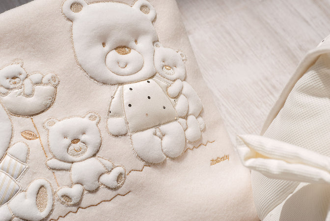 Copertina Pile Lettino Ricamata Italbaby Happy Family Avorio