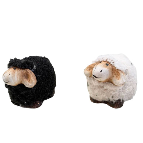 Pecora in piedi in poli resina con lana animale per natività presepe