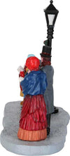 Personaggi che cantano canzoni natalizie sotto un lampione figure per villaggio di Natale Casa e cucina/Decorazioni per interni/Addobbi e decorazioni per ricorrenze/Decorazioni natalizie/Oggettistica MagiediNatale.it - Altamura, Commerciovirtuoso.it