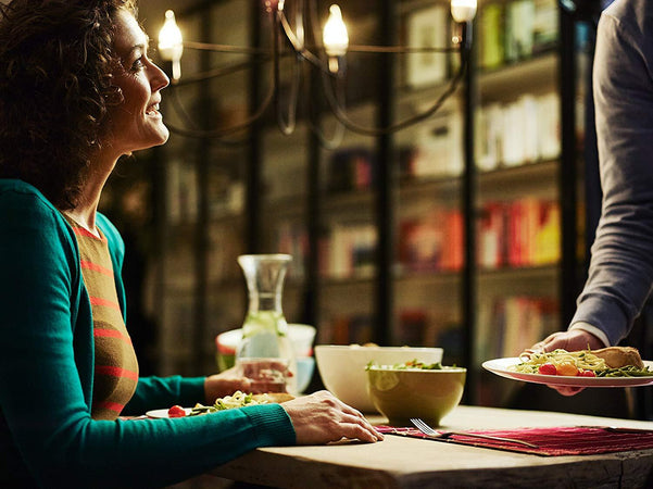 Philips-Lampadina-LED-E14-Lampadina-a-candela,-punta-con-angolazione-di-emissione-3,5W-Equiv.-25-W,-luce-colore-bianco-caldo-[Classe-di-efficienza-energetica-A+]