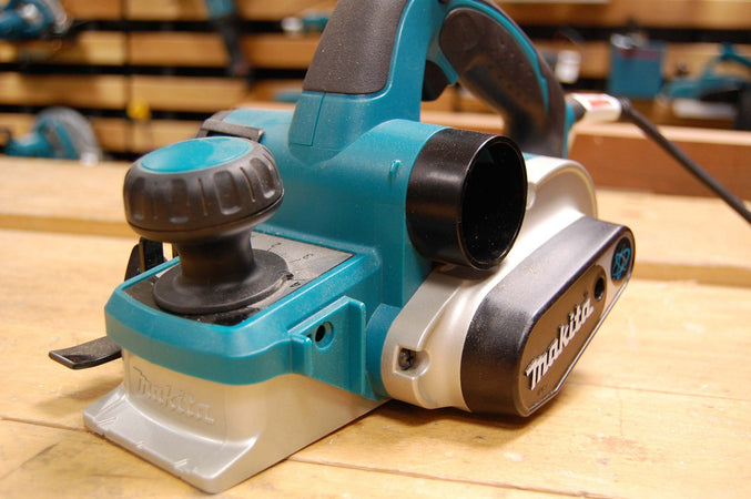 PIALLATRICE PIALLA PIALLETTO PROFESSIONALE PER LEGNO 620W MAKITA MOD.KP0800  Trade Shop italia - Napoli, Commerciovirtuoso.it