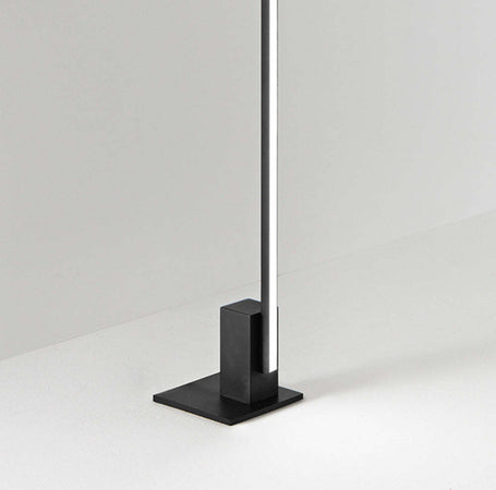 Piantana-Contemporanea-Syncro-Metallo-Nero-Led-Integrato-30W