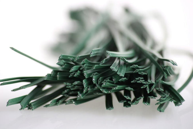 Piattina filo metallico rivestito in pvc tagliata a spezzoni per fissaggi manuali