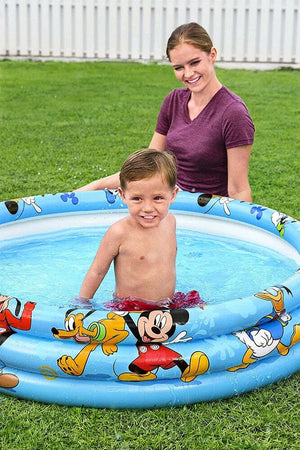 Piscina Gonfiabile 3 Anelli 122 X 25 Cm Topolino Mickey Mouse Per Bambini 91007 Giochi e giocattoli/Sport e giochi all'aperto/Giochi aquatici e piscine per bambini/Canotti e gonfiabili galleggianti Trade Shop italia - Napoli, Commerciovirtuoso.it