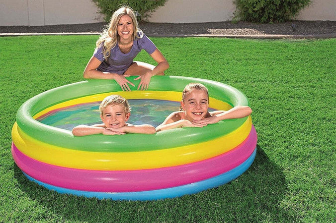 Piscina Gonfiabile Arcobaleno Per Bambini A 4 Anelli Colorati 157 X 46 Cm 51117 Giochi e giocattoli/Sport e giochi all'aperto/Giochi aquatici e piscine per bambini/Canotti e gonfiabili galleggianti Trade Shop italia - Napoli, Commerciovirtuoso.it
