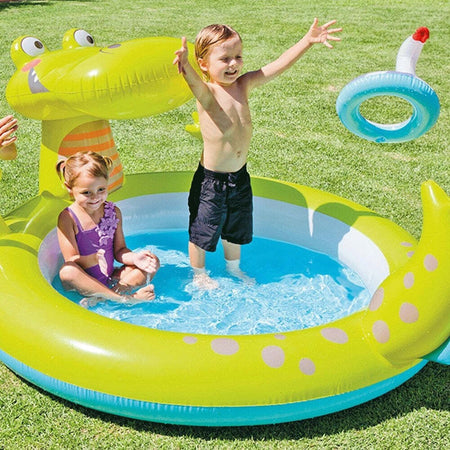PISCINA GONFIABILE PER BAMBINI COCCODRILLO CON SPRUZZO 198 x 160 x 91 CM GIOCHI Giochi e giocattoli/Sport e giochi all'aperto/Giochi aquatici e piscine per bambini/Piscinette per bambini Trade Shop italia - Napoli, Commerciovirtuoso.it