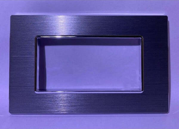 Placca Luxury 3 4 6m In Metallo Argento Ossidato Compatibile Con Bticino Axolute Fai da te/Materiale elettrico/Placche/Placche per interruttori Trade Shop italia - Napoli, Commerciovirtuoso.it