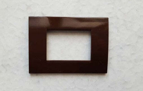 PLACCA MARRONE IN ABS PER SCATOLE RETTANGOLARI SERIE SOFT 3/4/6 POSTI