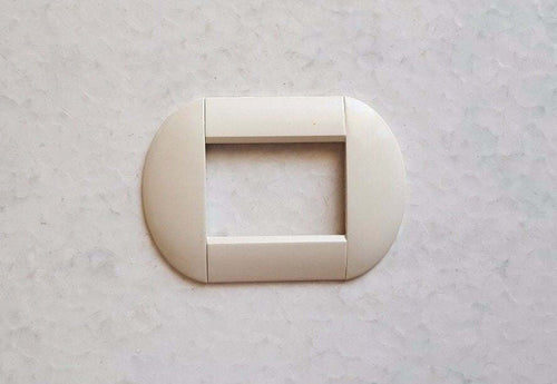 PLACCHE COMPATIBILI LIVING INTERNATIONAL IN ABS BIANCO NERO AVORIO PER SCATOLE RETTANGOLARI SERIE GLAMOUR BOMBATA