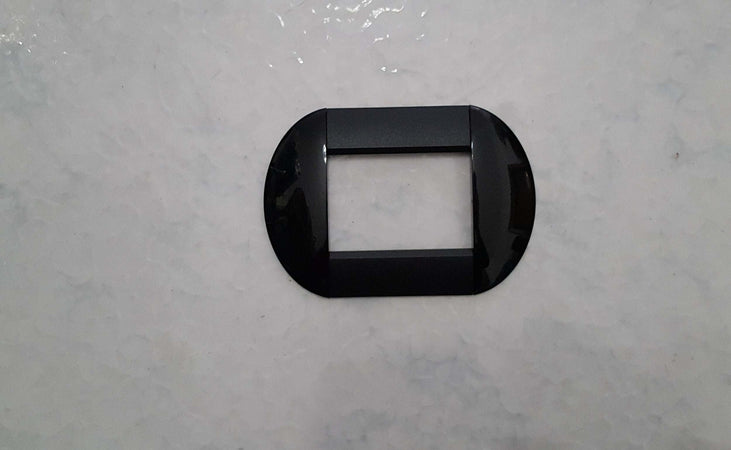 PLACCHE COMPATIBILI LIVING INTERNATIONAL IN ABS BIANCO NERO AVORIO PER SCATOLE RETTANGOLARI SERIE GLAMOUR BOMBATA