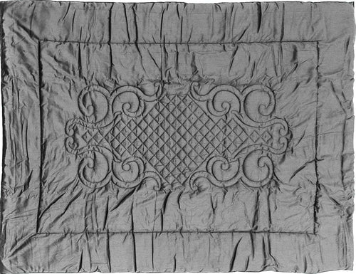 Plaid In Raso Di Puro Cotone Grigio Argento Coperta Imbottita 100gr 140 X 180 Cm Trapunta Divano In Raso Di Puro Cotone Grigia Casa e cucina/Tessili per la casa/Biancheria da letto/Coperte e trapunte/Plaid Vanita di raso - Sesto San Giovanni, Commerciovirtuoso.it