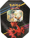Pokemon Tin Zenit Con 4 Buste Espansione, 1 Carta Olografica E 1 Carta Codice Giochi e giocattoli/Giocattoli da collezione/Carte collezionabili adhesivi e accessori/Carte collezionabili singole Cartoleria Deja Vu - Crotone, Commerciovirtuoso.it