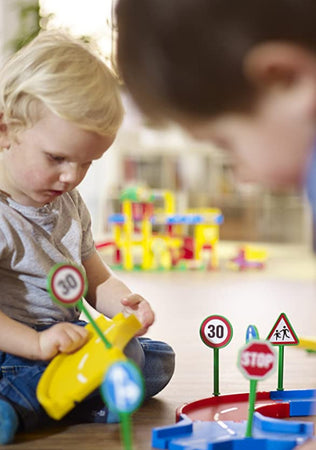 Polesie Giocattoli - Trampoliere Park Tower 3 Piani Garage Con Auto E Strada Arking Center Con Ascensore, Rampe E Pista Macchinine Giocattolo per Bambini Giochi e giocattoli/Personaggi giocattolo/Edifici e scenari/Garage Liquidator Italia - Nicosia, Commerciovirtuoso.it