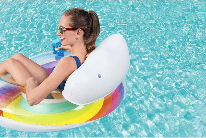 Poltrona Gonfiabile Con Schienale Portabicchiere Fashion Rainbow Dream 107cm 43647 Giochi e giocattoli/Sport e giochi all'aperto/Giochi aquatici e piscine per bambini/Canotti e gonfiabili galleggianti Trade Shop italia - Napoli, Commerciovirtuoso.it