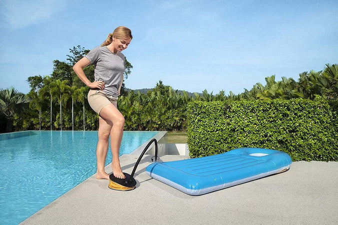Pompa A Piede 29x22 Cm Volume 1.600 Cc Gonfia/sgonfia 3 Adattatori Valvola 62005 Giochi e giocattoli/Sport e giochi all'aperto/Giochi aquatici e piscine per bambini/Canotti e gonfiabili galleggianti Trade Shop italia - Napoli, Commerciovirtuoso.it