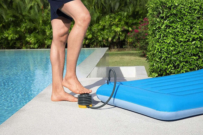 Pompa Ad Aria Di Gonfiaggio A Piede 13 Cm Air Step Con Adattatori Valvole 62147 Giochi e giocattoli/Sport e giochi all'aperto/Giochi aquatici e piscine per bambini/Canotti e gonfiabili galleggianti Trade Shop italia - Napoli, Commerciovirtuoso.it