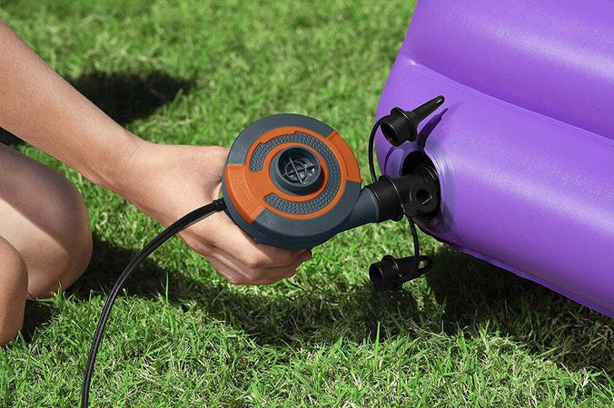 Pompa Di Gonfiaggio Elettrica 3 Adattatori Per Valvole Accendisigari 12v 62144 Sport e tempo libero/Attività ricreative all'aperto/Camping e outdoor/Letti e accessori da campeggio/Pompe/Pompe manuali Trade Shop italia - Napoli, Commerciovirtuoso.it